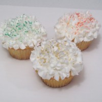 Christmas cupcakes...red, green,gold/silver sprinkles!!