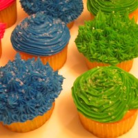 Spike and swilr cupcakes with sprinkles!!